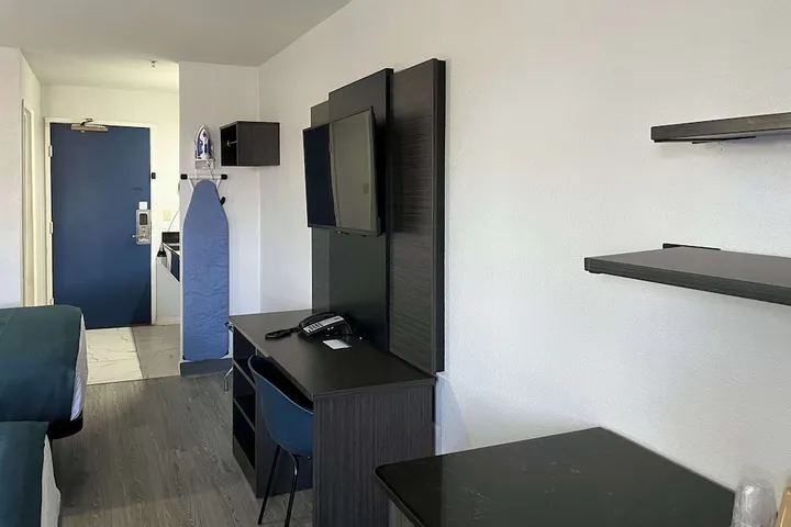 Room 3 of 15