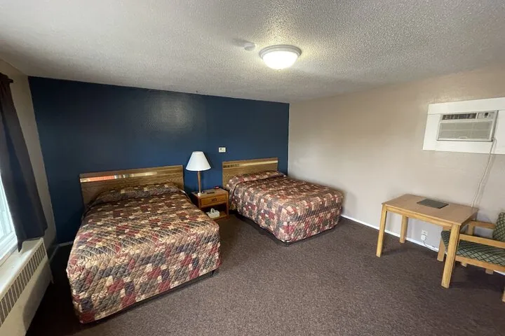 Room 2 of 6