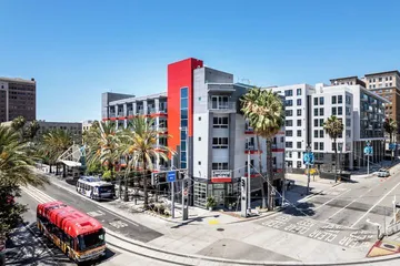 Hotel Mai Downtown Long Beach
