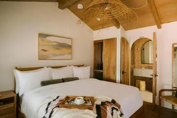 Woods Cove Inn