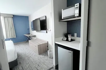 Holiday Inn Express Federal Way Seattle South by IHG