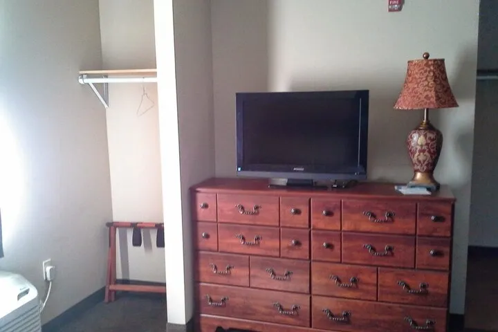 Room 2 of 19