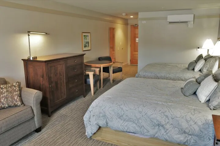 Room 4 of 77