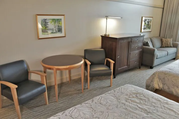 Room 5 of 77