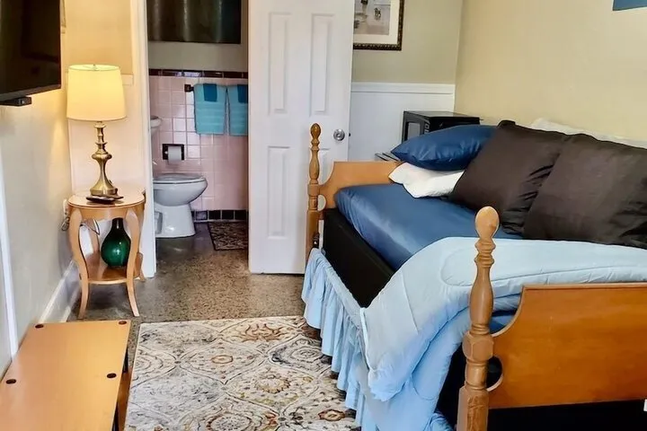 Room 3 of 49