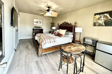 Shamrock Cove Inn