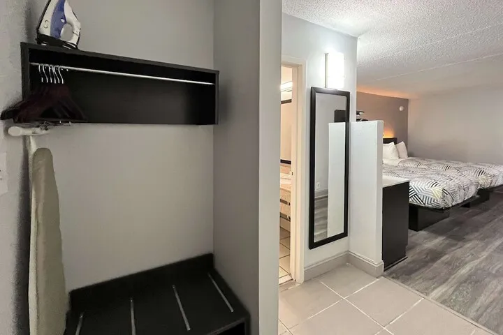 Room 5 of 13