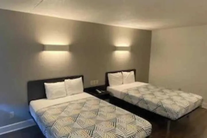 Room 4 of 13