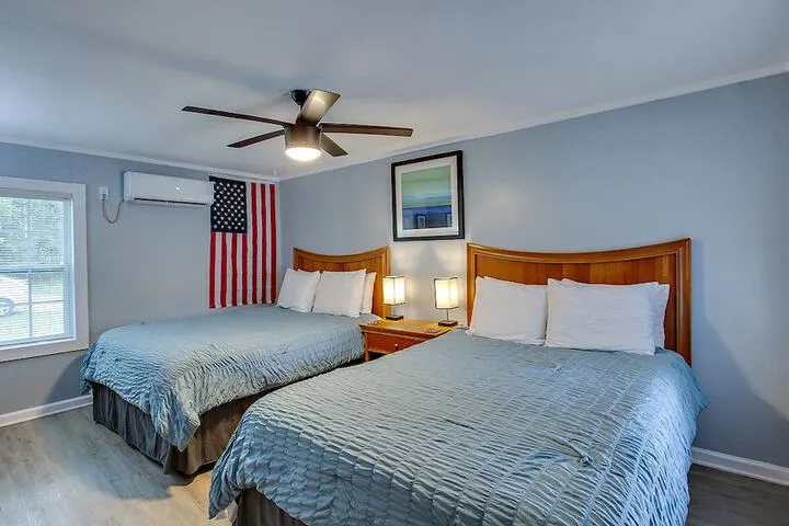 Room 2 of 93