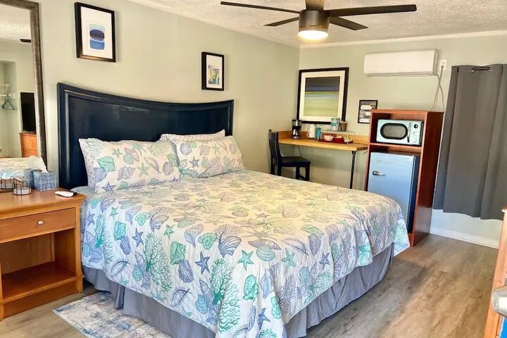 Room 5 of 93