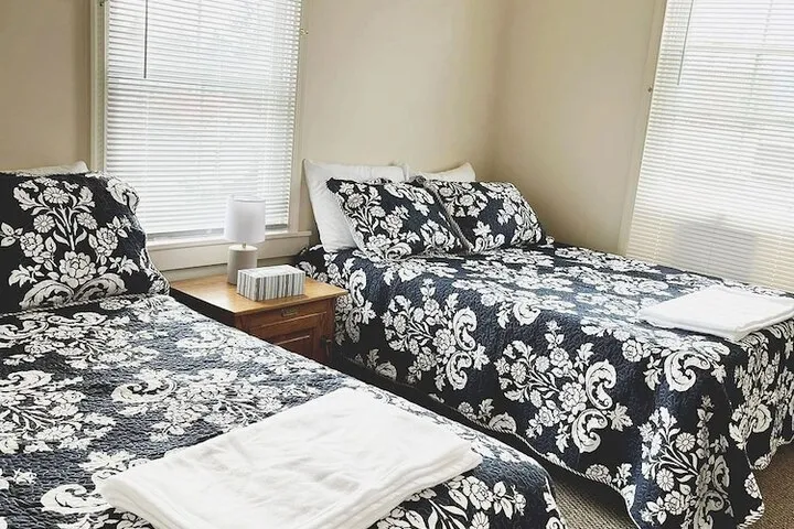 Room 2 of 25