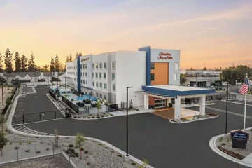 Hampton Inn & Suites Bakersfield Central