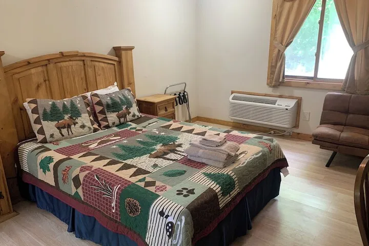 Room 5 of 18