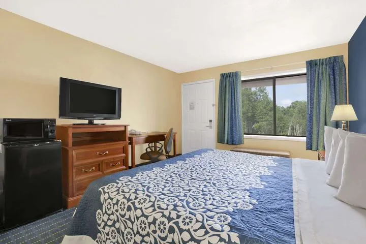 Room 5 of 7