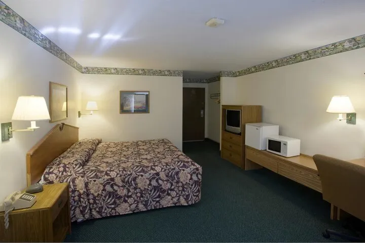 Room 4 of 13