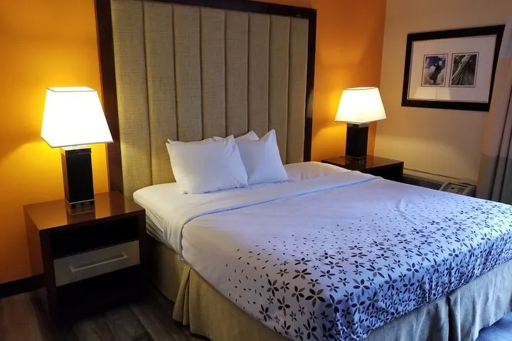 Room 4 of 20