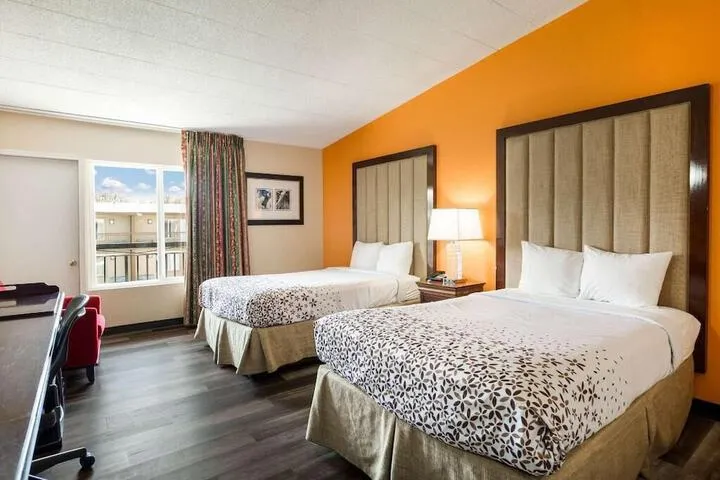 Room 5 of 20
