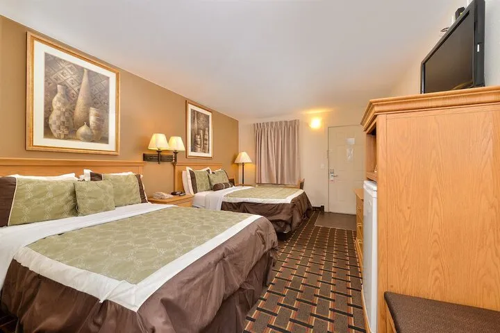 Room 4 of 14