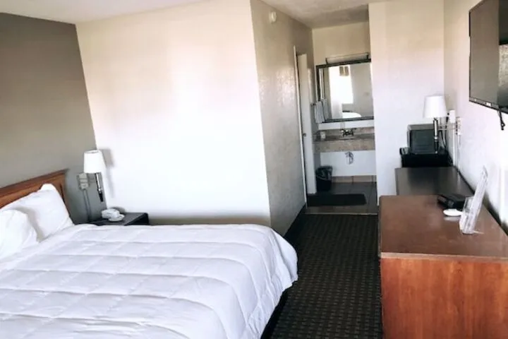 Room 3 of 23