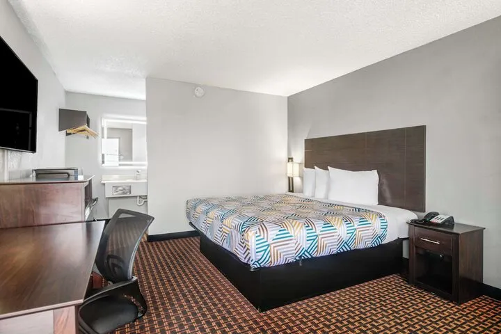 Room 5 of 22