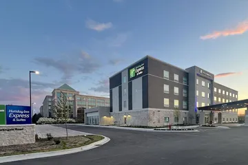 Holiday Inn Express & Suites Chicago Schaumburg by IHG