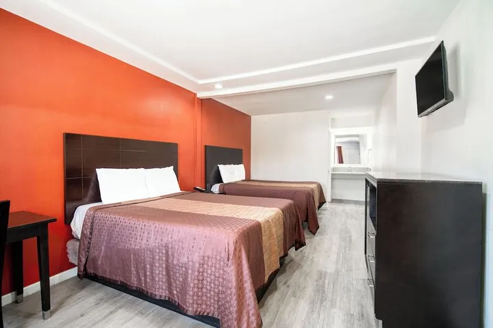 Room 3 of 17