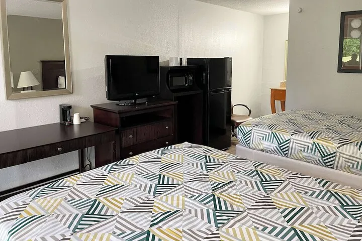 Room 4 of 13