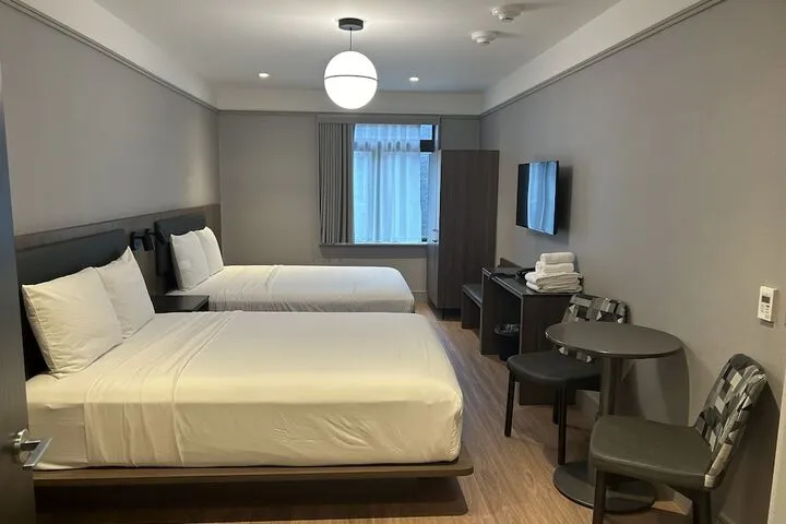 Room 4 of 15