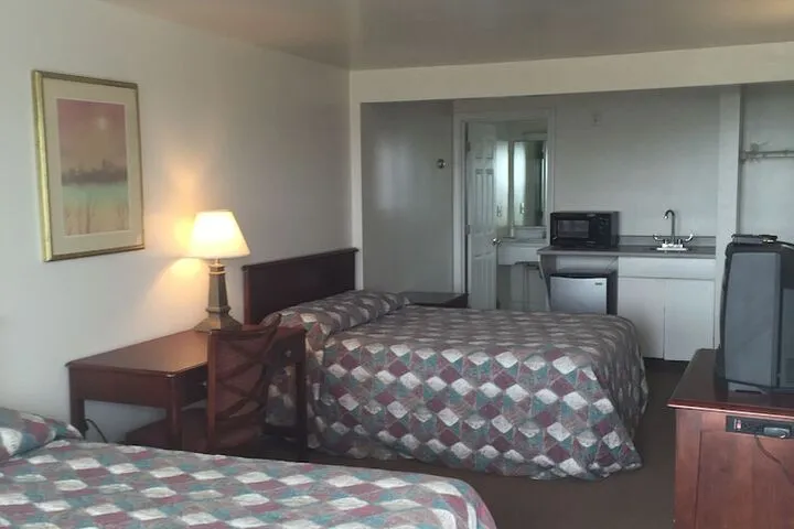 Room 3 of 44