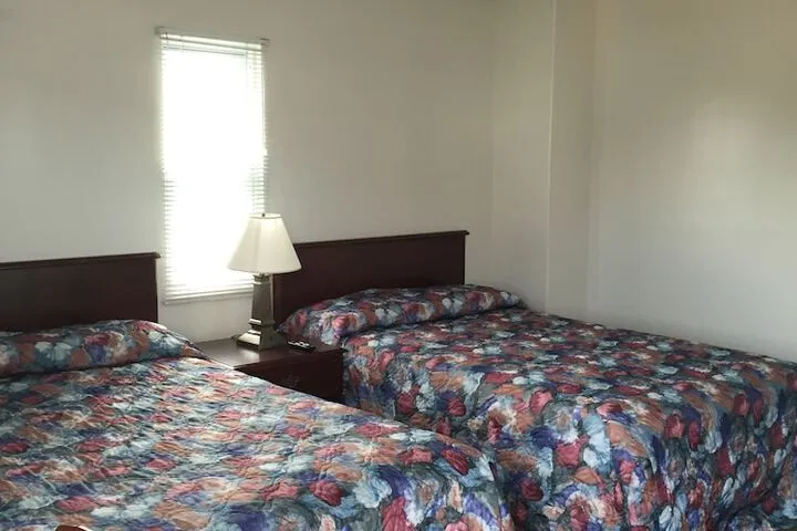 Room 2 of 44