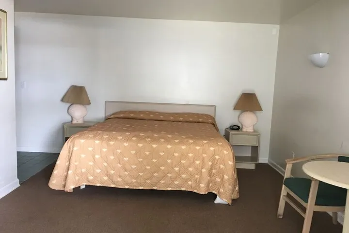 Room 5 of 44