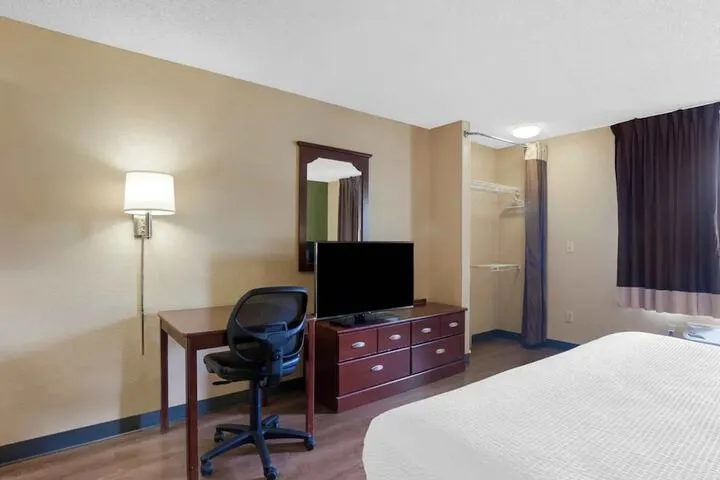 Room 12 of 24