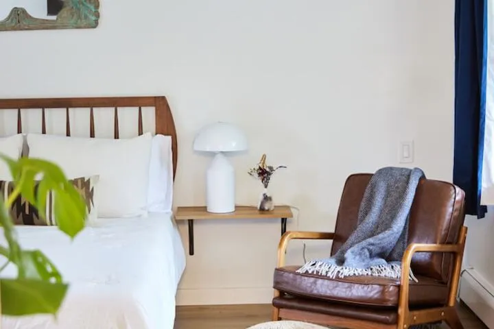 Room 4 of 20