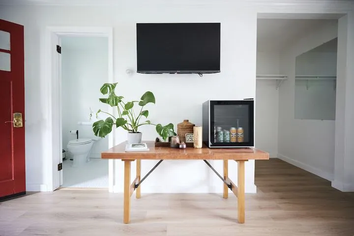 Room 2 of 20