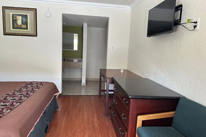 Room 3 of 11