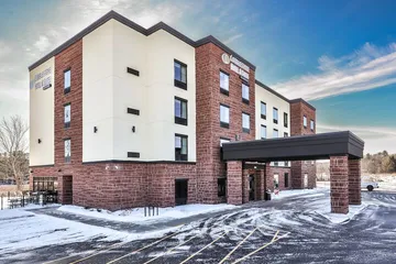 Cobblestone Hotel & Suites - Rhinelander