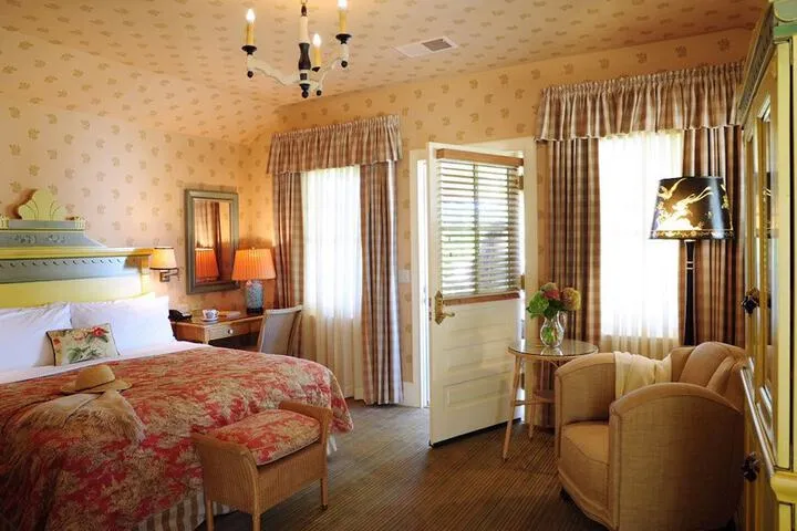 Room 5 of 76
