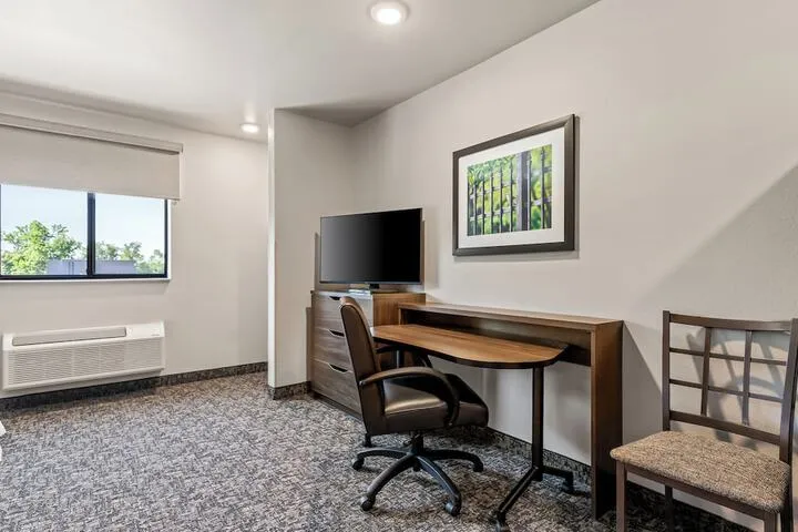 Room 5 of 28