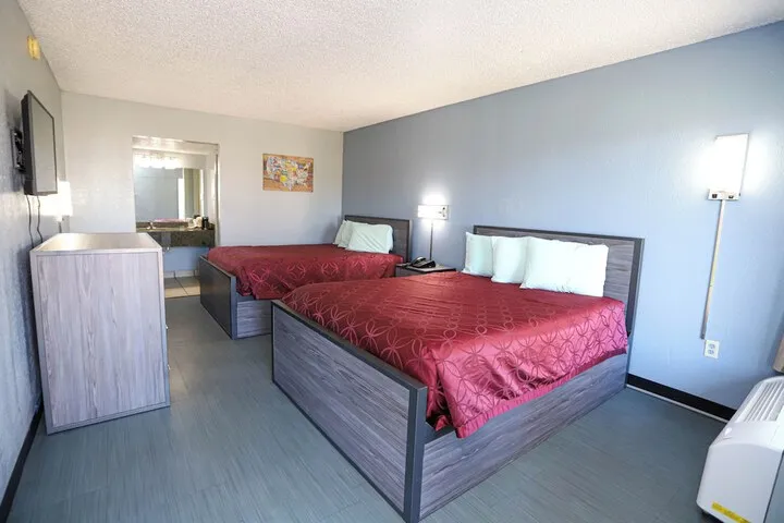 Room 2 of 20