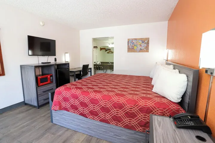 Room 4 of 20