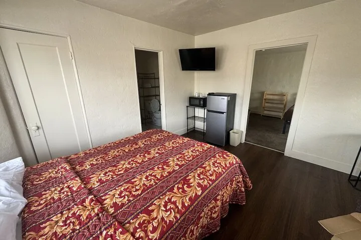 Room 3 of 9