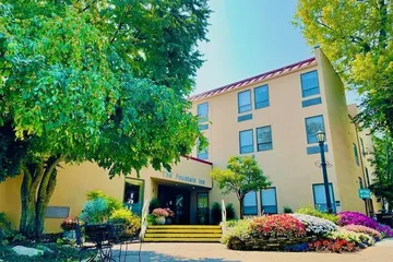 The Fountain Inn