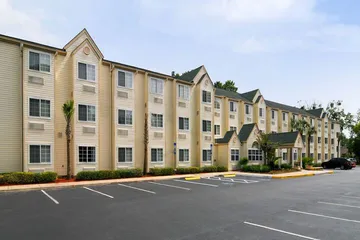 Hometown Inn & Suites Jacksonville - Butler Blvd. / Southpoint