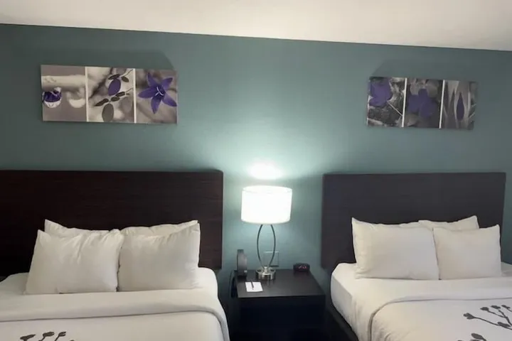 Room 3 of 64