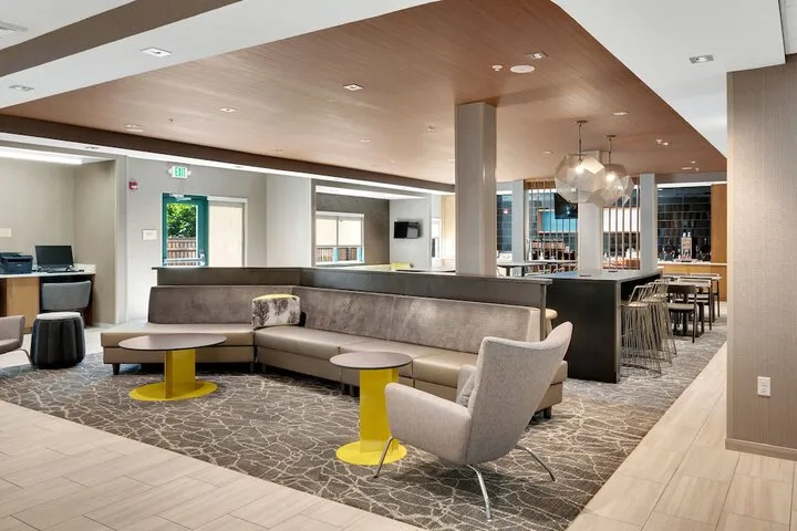 Lobby lounge