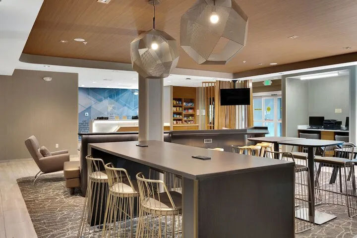 Lobby lounge