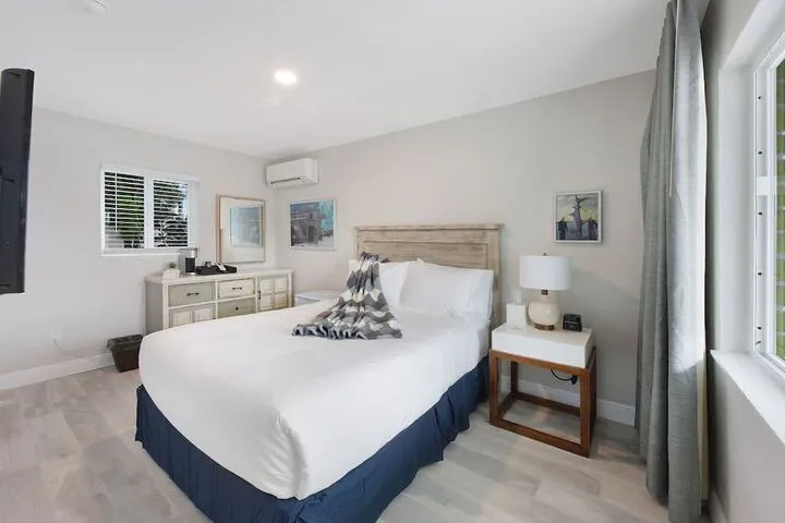 Room 2 of 68