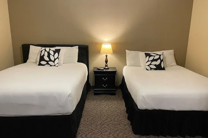 Room 3 of 10