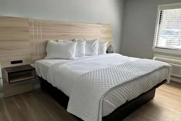 Road House Hotel & RV Park