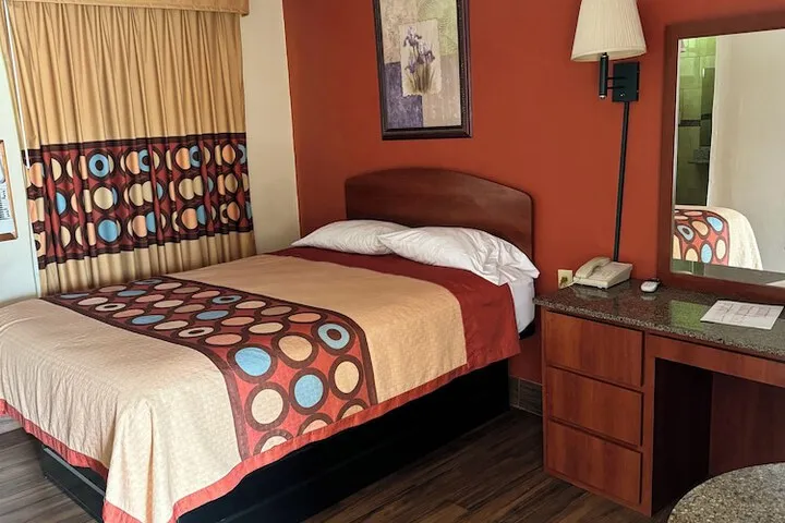 Room 2 of 23